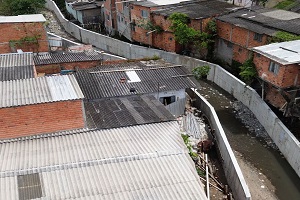 Secretaria de Obras trabalha na recuperação do sistema de drenagem do Córrego Água Espraiada